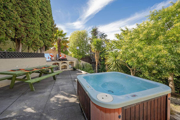 Hot Spa Pool and Sauna in alexandra