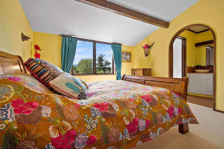 Master Bedroom— Ensuite Queen Room alexandra